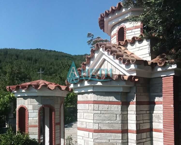 Прекрасно имение 339м2 в Ано Врасна, Паляамбела, Гърция, с поддържан двор 3026м2 с много зеленина