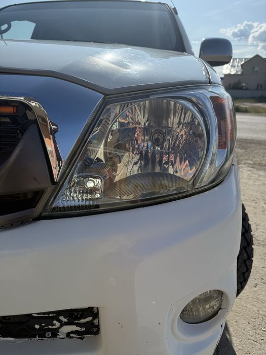 Продам хайлюкс 2006г