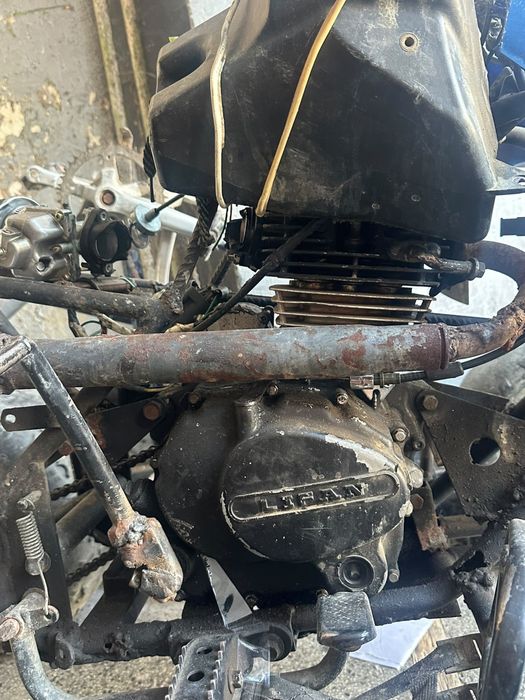 Атв 200cc двигателя е от кросов мотор
