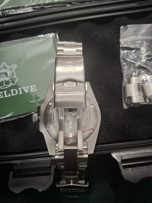 Ceas Steeldive nou, nepurtat, mecanism automat