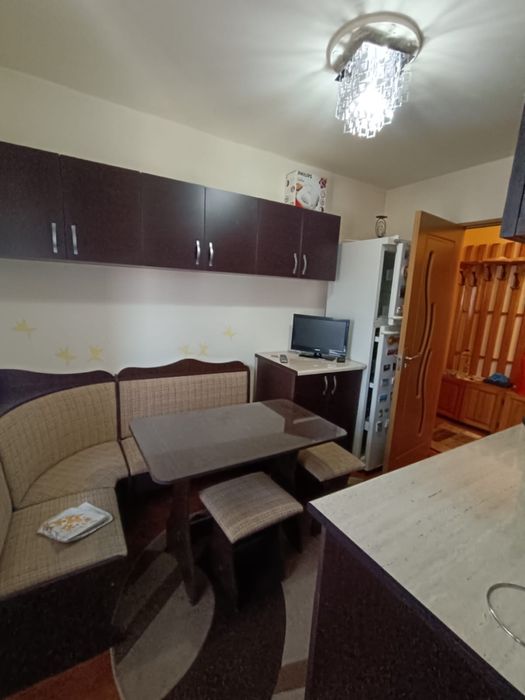 Vand apartament 3 camere, decomandat, zona Brancoveanu
