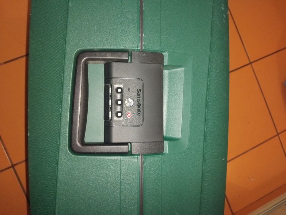 Troller Valiză tip Spinner Nou cu Etichetă.