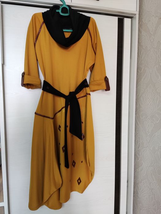 Продается женское платье