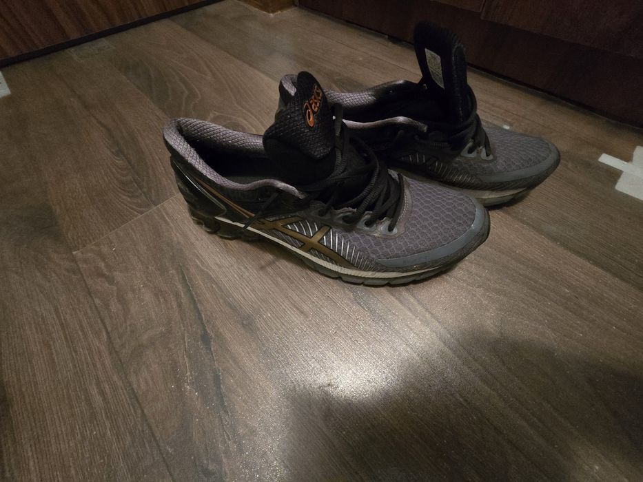 Adidasi asics kinsey 6