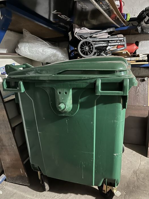 Мусорный бачок продам