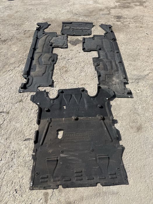 кора под купето под двигател Audi A8 S8 D5 4N underbody shield