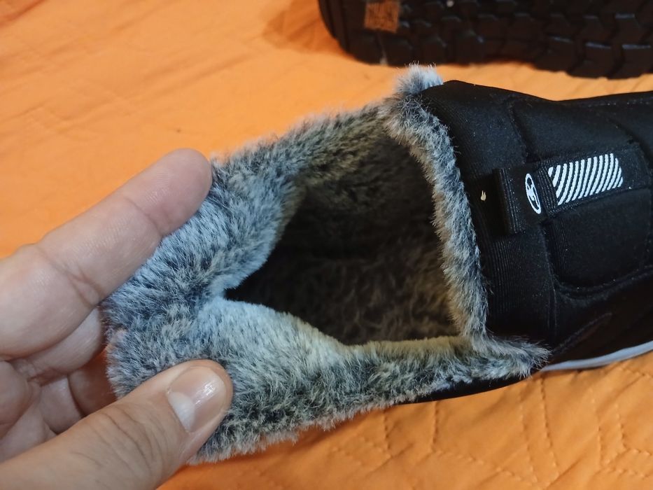 Ghete adidas imblanite noi marimea 44 nefolosite