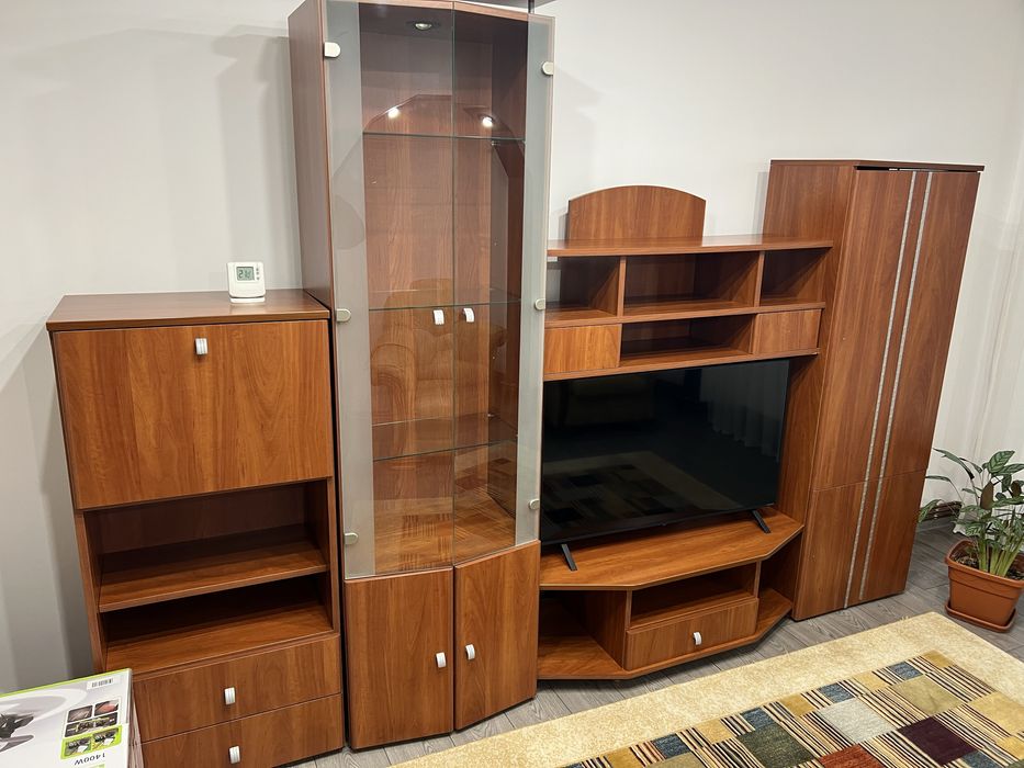 Vand Mobila Si Canapea cu Fotolii din piele