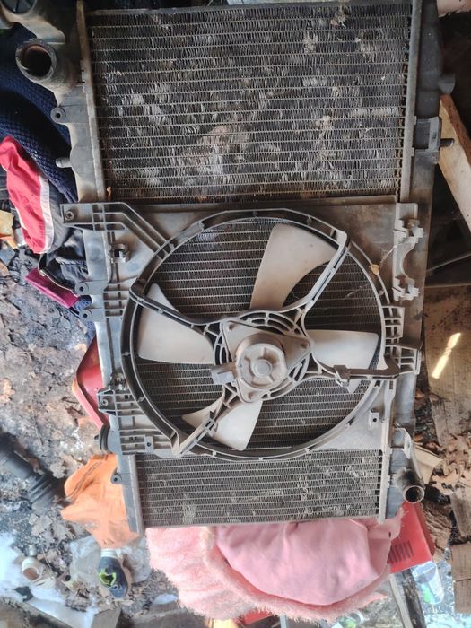 Продам запчасти на ниссан