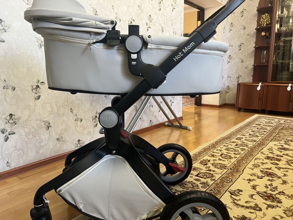 Продам Hot Mom коляску