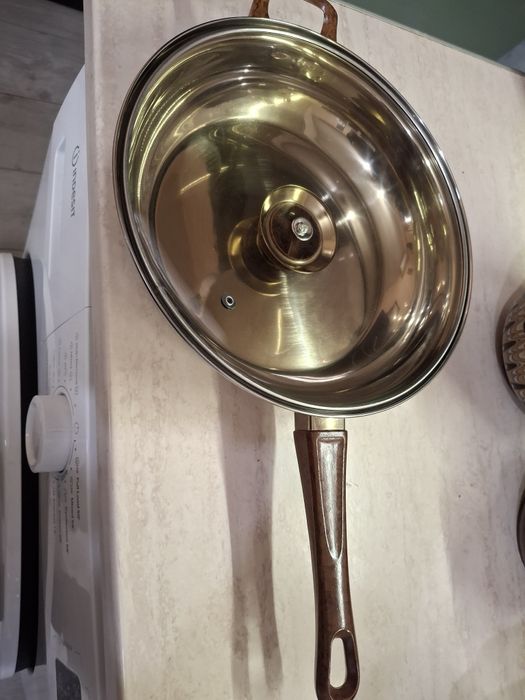 Тенджери под налягане и обикновени, иенско стъкло ,тиган