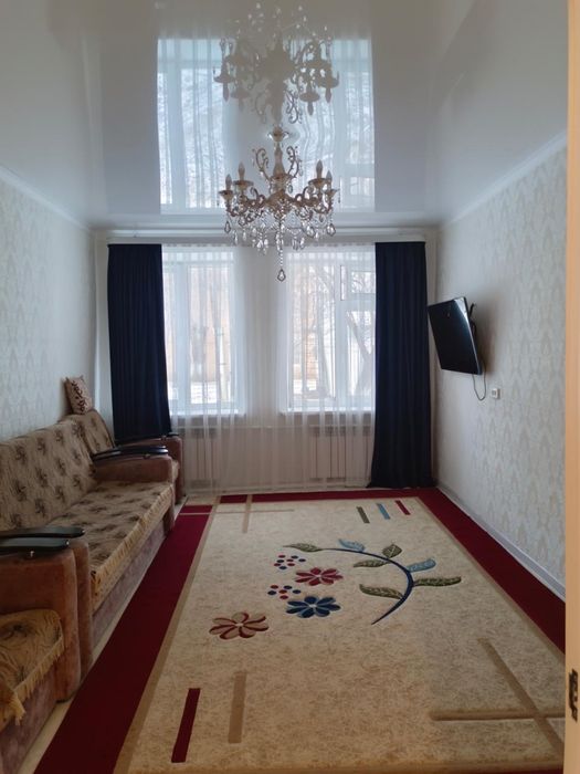 Продам мягкую мебель (диван + 2 кресла)
