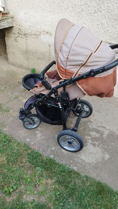 Продавам бебешка количка ZIPP (с два коша) само за 90 лева!