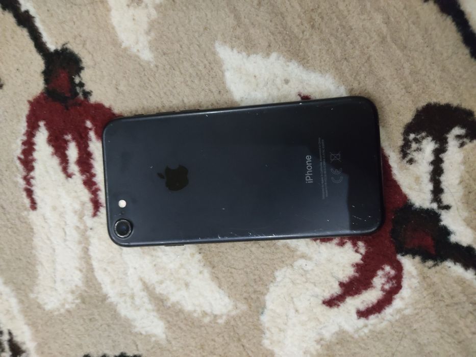 Iphone 7 holati ideal qora I cloud yoʼq umuman aybi yoʼq
