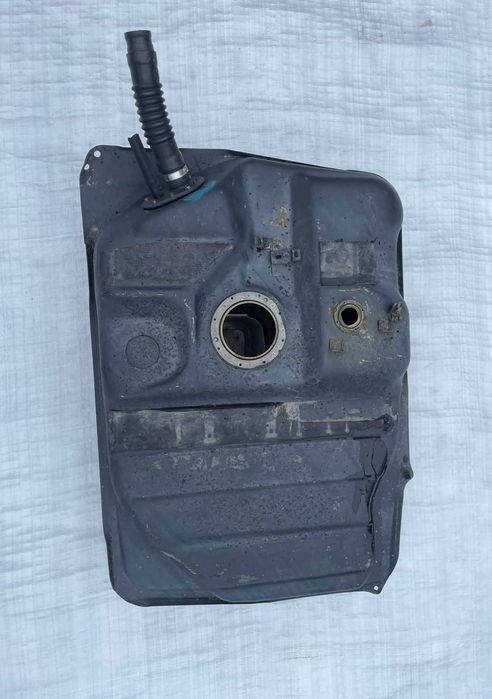 Бензобак Toyota Land Cruiser 100 VX, 1998-07 год, оригинал из Японии