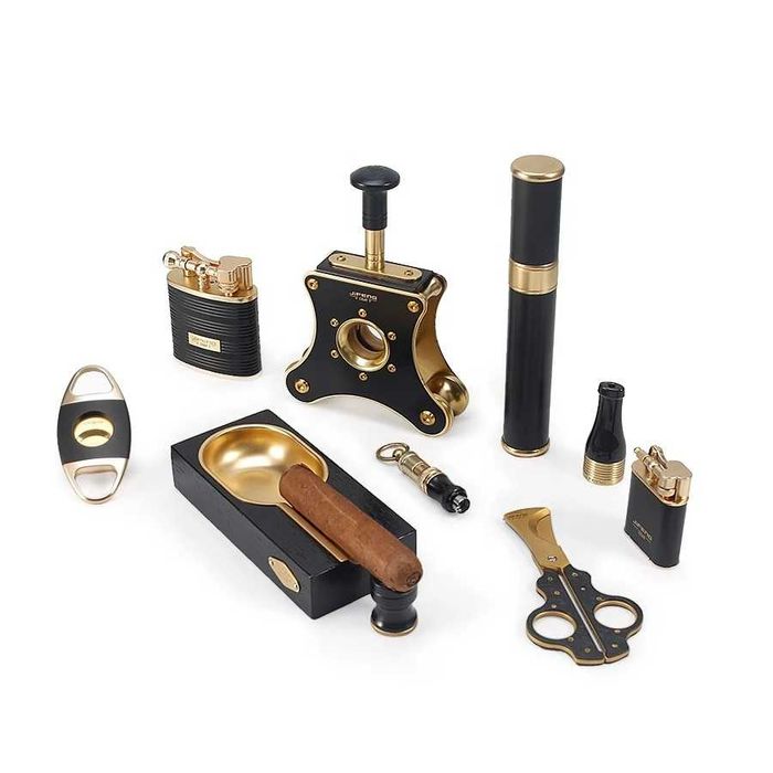 Подаръчен комплект от пепелник,запалка,ножица,гилотина,туба за пури