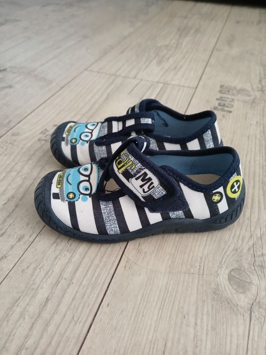 Пантофи 26 номер