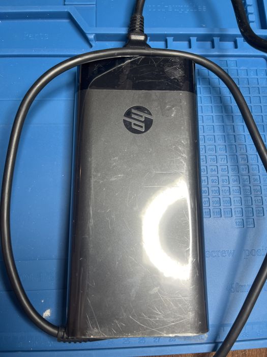 Incarcator HP 230 W , mufa groasa + adaptor mufa albastra (subtire)