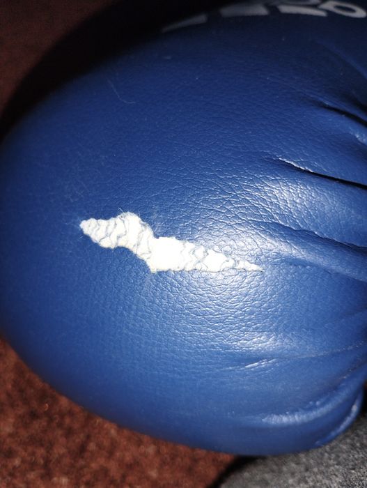 Боксерские пренодлежности.