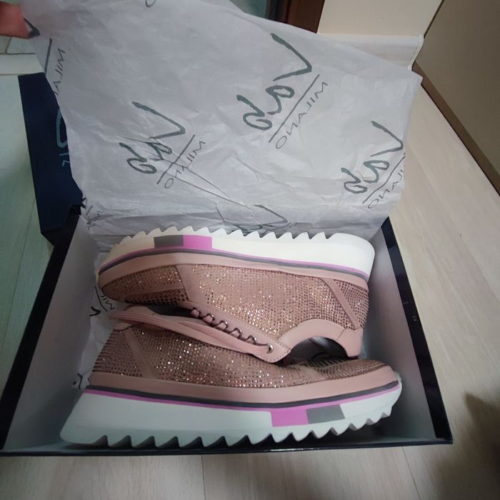 Спортни обувки естествена кожа