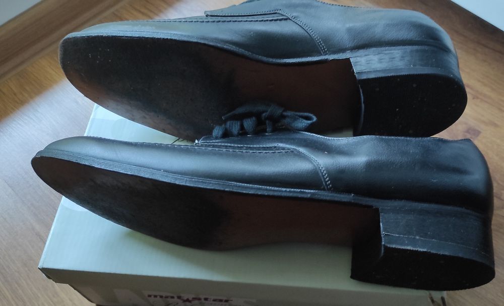 Мъжки обувки естествена кожа и гьон