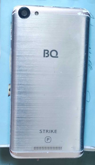 Телефон на запчасть работает