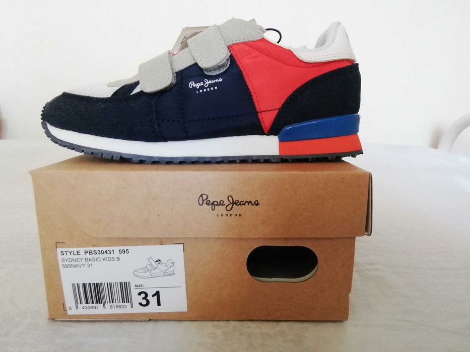 Нов детски панталон Mayoral, за момче на 8 години.