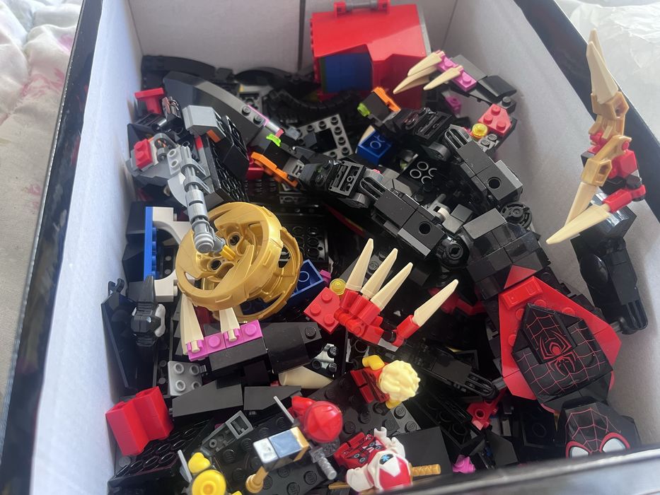 Lego има няколко фигурки