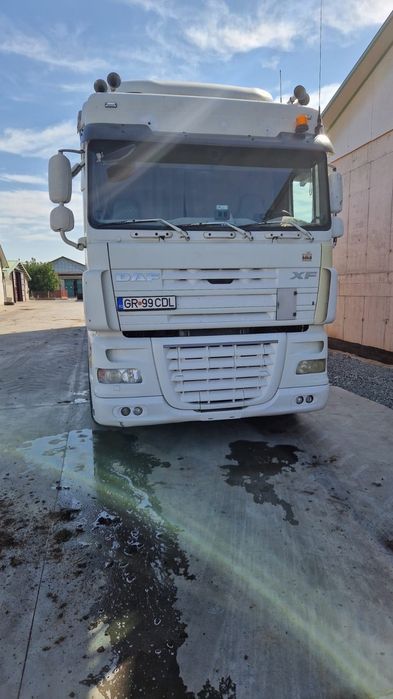 Vând ansamblu cap tractor DAF + remorcă Schmitz