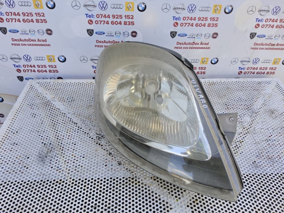 Far Opel Vivaro 2001-2013 faruri stanga dreapta Renault Trafic 2001-2013