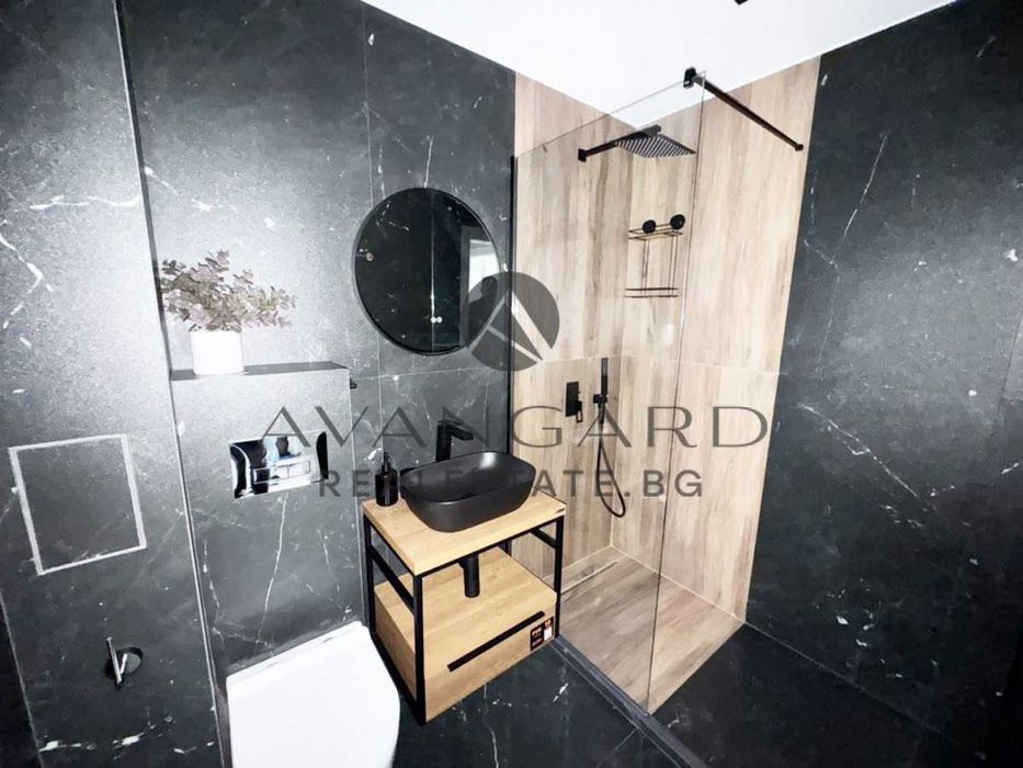 Продава се Тристаен апартамент в Пловдив, Остромила - 114 кв.м за 2150 €/кв.м - Снимка #7