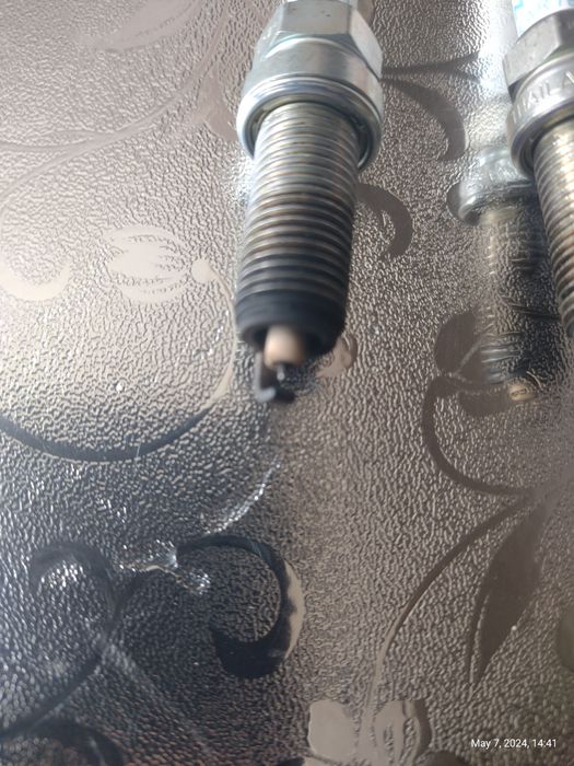 Запалителна свещ ILKAR7B11 NGK