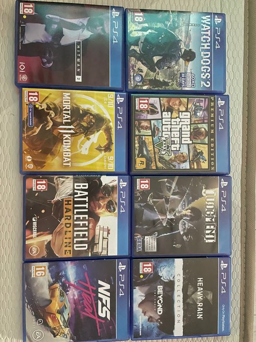 PS4+8 игри и два джойстика.
