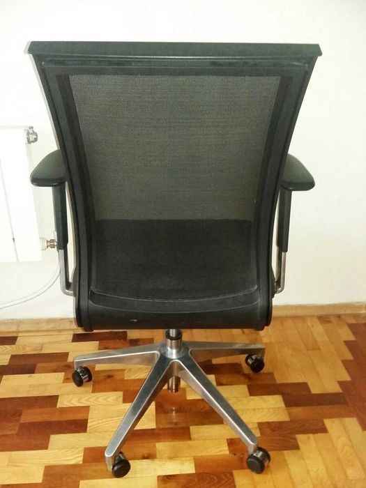 Офис стол TECHO подвижен анатомична облегалка мрежа