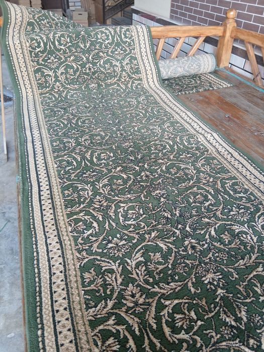 Продаётся две дорожки 100×230  120×290. Чистая в хорошем состоянии