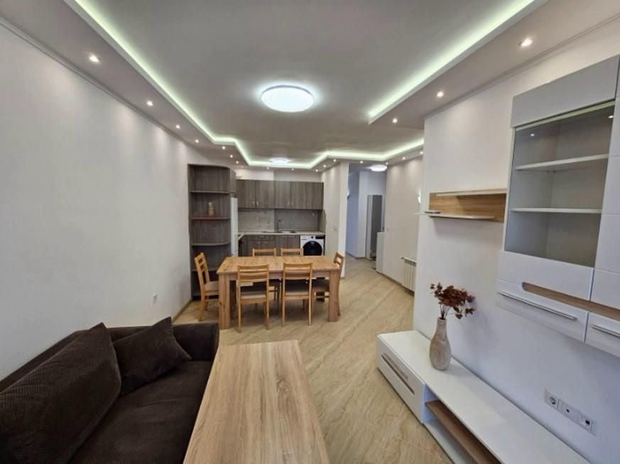 Дава се под наем Тристаен апартамент в София, Банишора - 104 кв.м за 767 € - Снимка #1