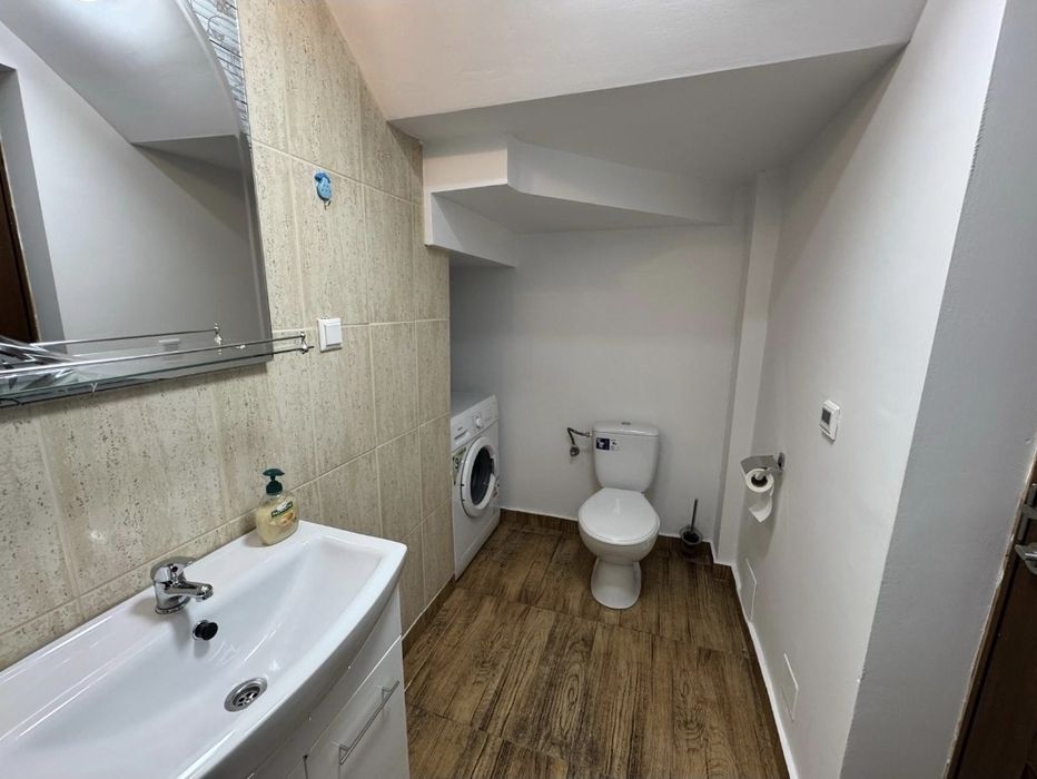 Închiriez apartament Cheltuieli incluse Curte Parcare