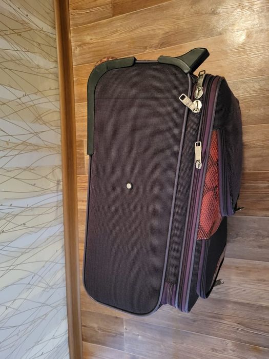 Чемодан 3000 тенге