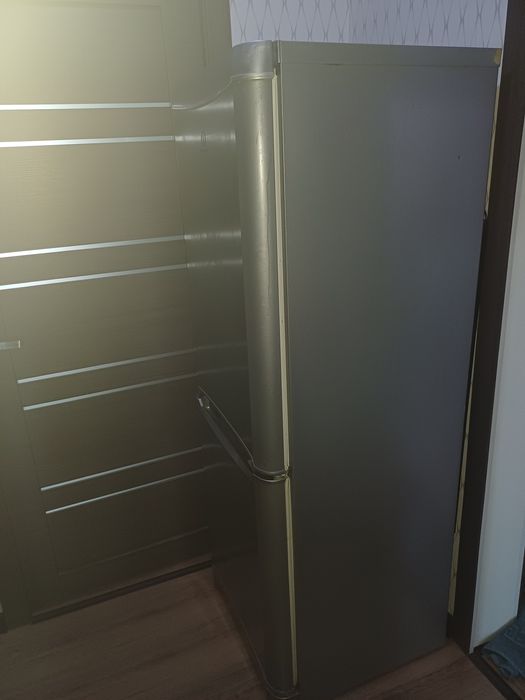 Холодильник Indezit