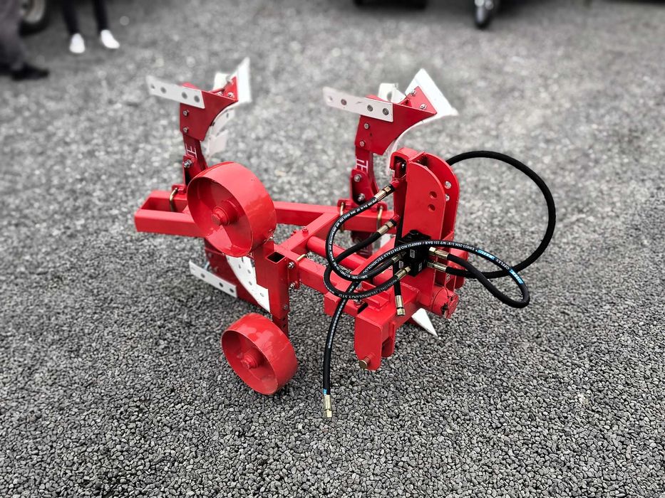 Plug agricol reversibil hidraulic cu 2 trupite nou Agramix