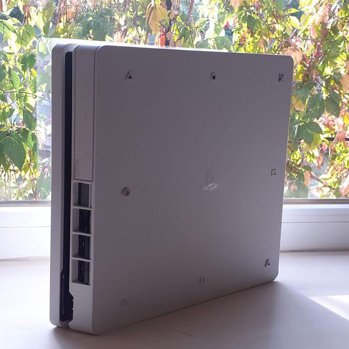 PlayStation 4 Slim