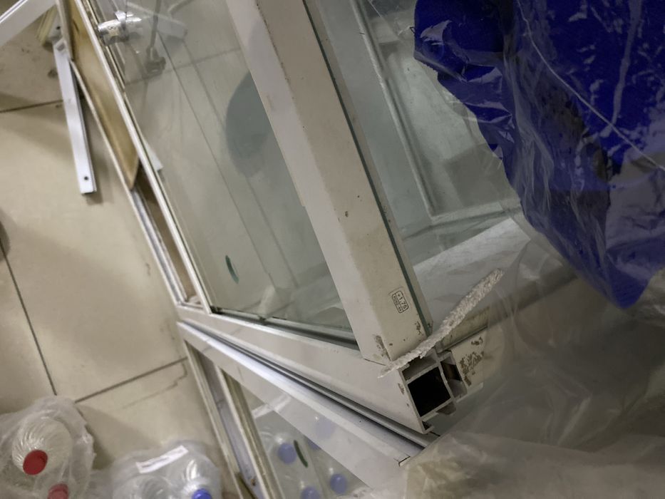 Ветрина стеклянный продам