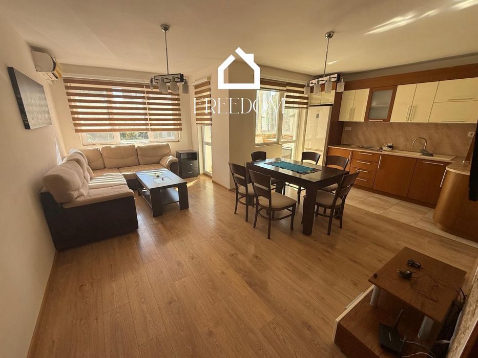 Дава се под наем Тристаен апартамент в Варна, Бриз - 112 кв.м за 700 € - Снимка #16