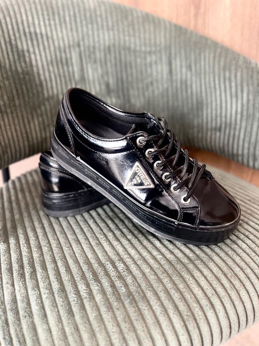 Оригинални кецове Guess 38