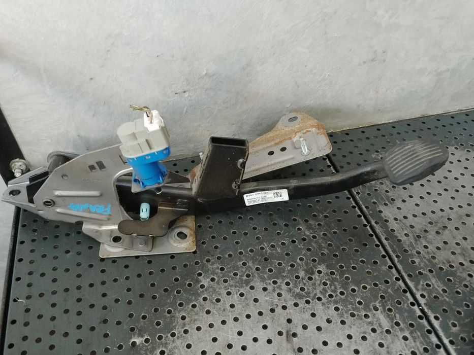 pedala frana 1.6 b ford focus 3  bv61-2467-ga
