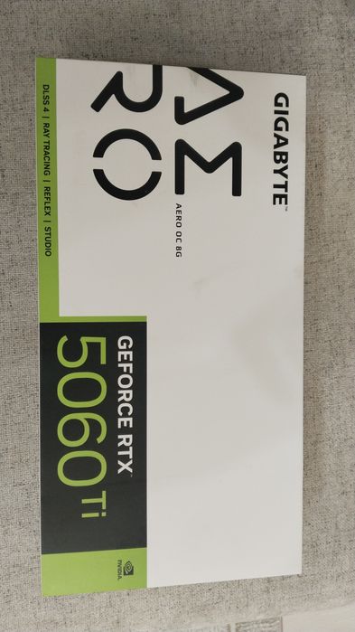 Видеокарта 5060 Ti белая