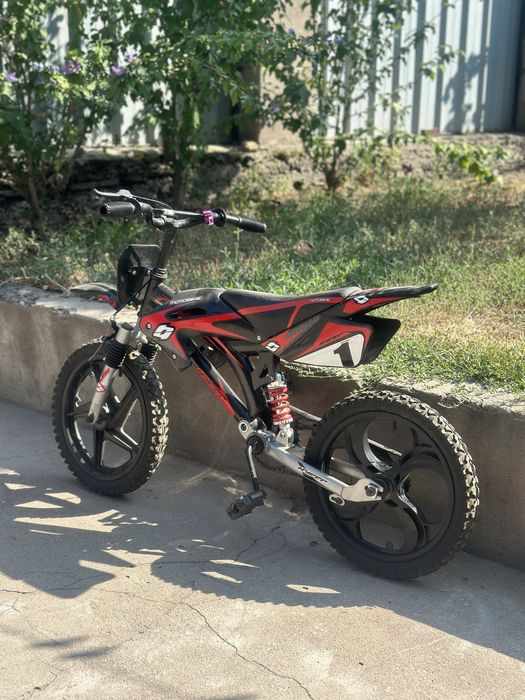 Велосипед Hyper MotoBike 16