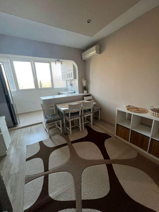 Двустаен апартамент в ж.к. Дружба 2.