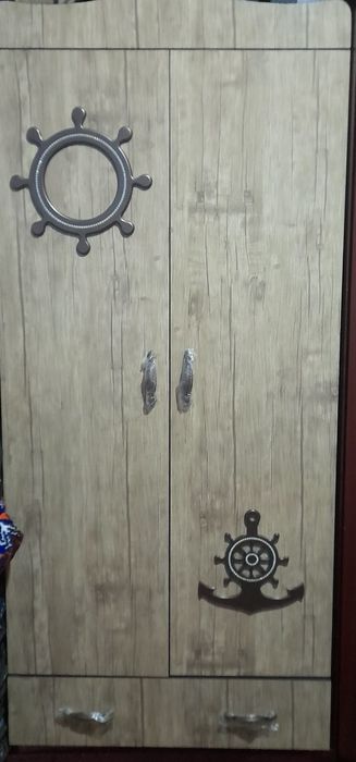 Detskiy mebel: shkaf,kravat