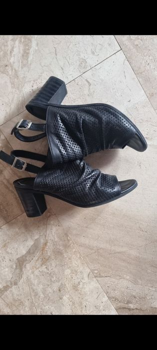 Sandale piele mărimea 39